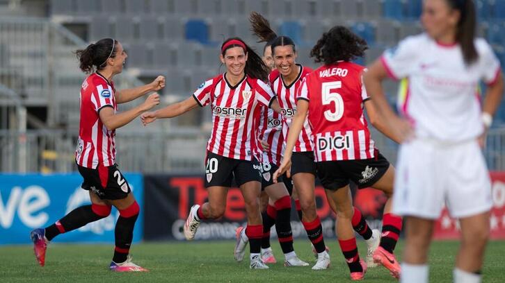 Bibi celebra el gol que volteaba el marcador para las rojiblancas.