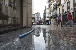 Bilbo se recupera tras las fuertes precipitaciones Bilbo se recupera tras las fuertes precipitaciones