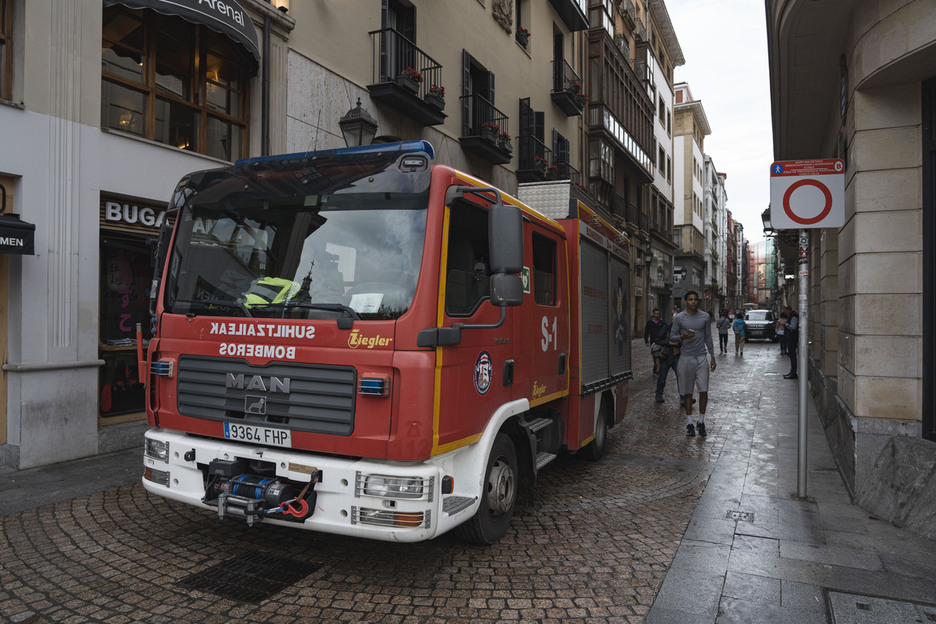 Varios camiones de bomberos han tenido que actuar en el Casco Viejo