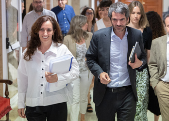 Mónica García y Ernest Urtasun, en un acto conjunto.