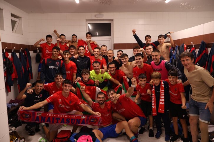 La plantilla del CD Anaitasuna, tras eliminar al Tedeón.
