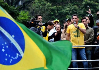 Flávio Bolsonaro durante un acto de la campaña, el 7 de septiembre,