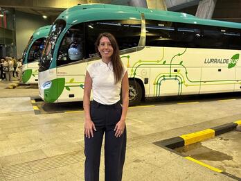 Azahara Domínguez, en la estación de autobuses de Donostia.