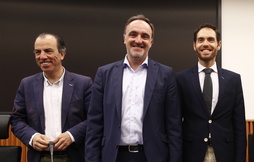 Carlos García Adanero y Sergio Sayas posan en una imagen de archivo junto a Javier Esparza cuando todavía estaban en UPN.