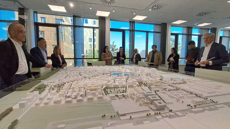 Maqueta de Seestadt Aspern, barrio para 25.000 personas construido en los terrenos de un antiguo aeródromo. Maqueta de Seestadt Aspern, barrio para 25.000 personas construido en los terrenos de un antiguo aeródromo.