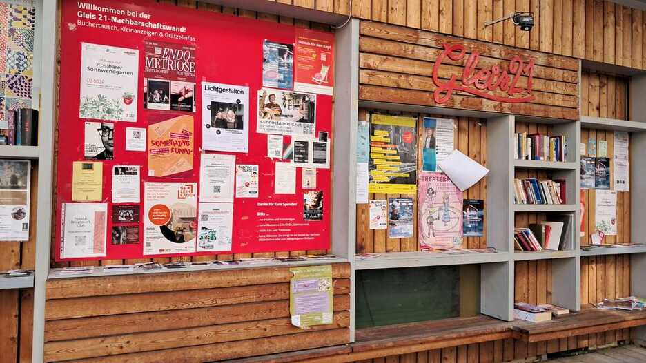 Espacio para anuncios e intercambio de libros en Sonnwendviertel. Espacio para anuncios e intercambio de libros en Sonnwendviertel.
