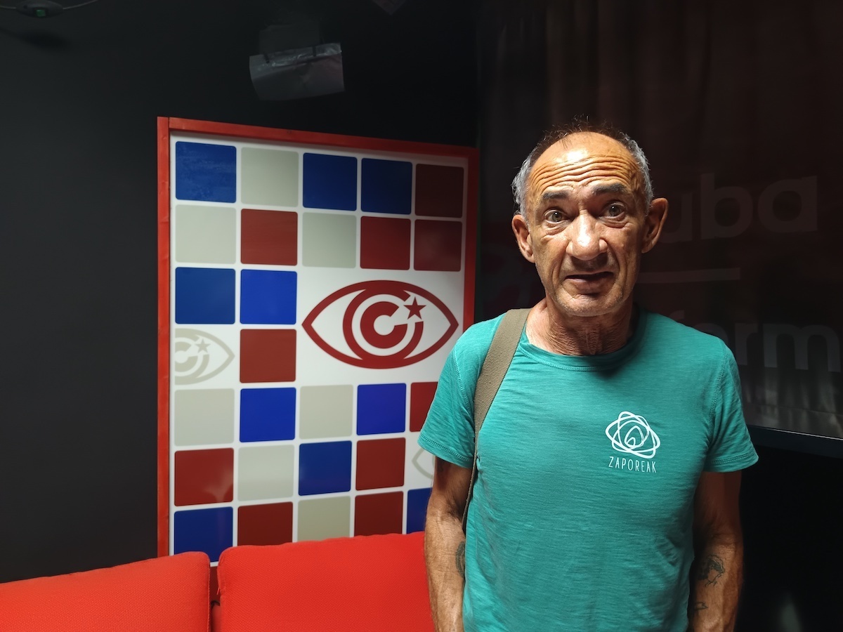 Endika Guarrotxena futbolari ohia Euskadi Cuba elkarteko kidea da gaur egun.