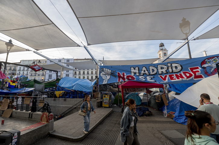 Acampada por la vivienda a la Puerta del Sol de Madrid.