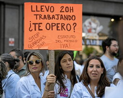 Movilización de médicos el pasado junio en Bilbo.