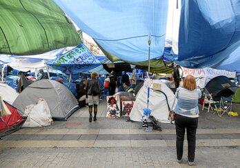 Acampada por el derecho a la vivienda en la madrileña Puerta del Sol.