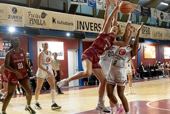 Eleni Bosgana se retiraría lesionada.