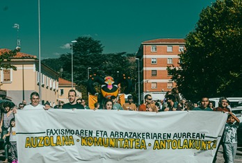 Iazko manifestazioa Txantrea auzoan barna