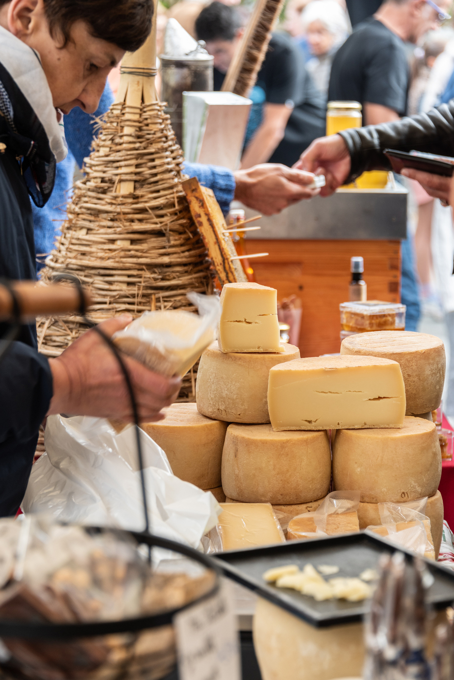 La vallée héberge la fromagerie d’Urepel et la fromagerie Etxaldia.