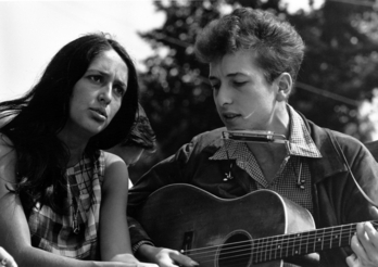 Joan Baez eta Bob Dylan 1963an eskubide zibilen alde Washingtonen egin zen martxan