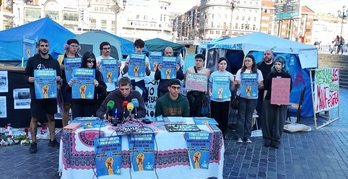 Comparecencia de participantes en la acampada del Arriaga, en Bilbo.