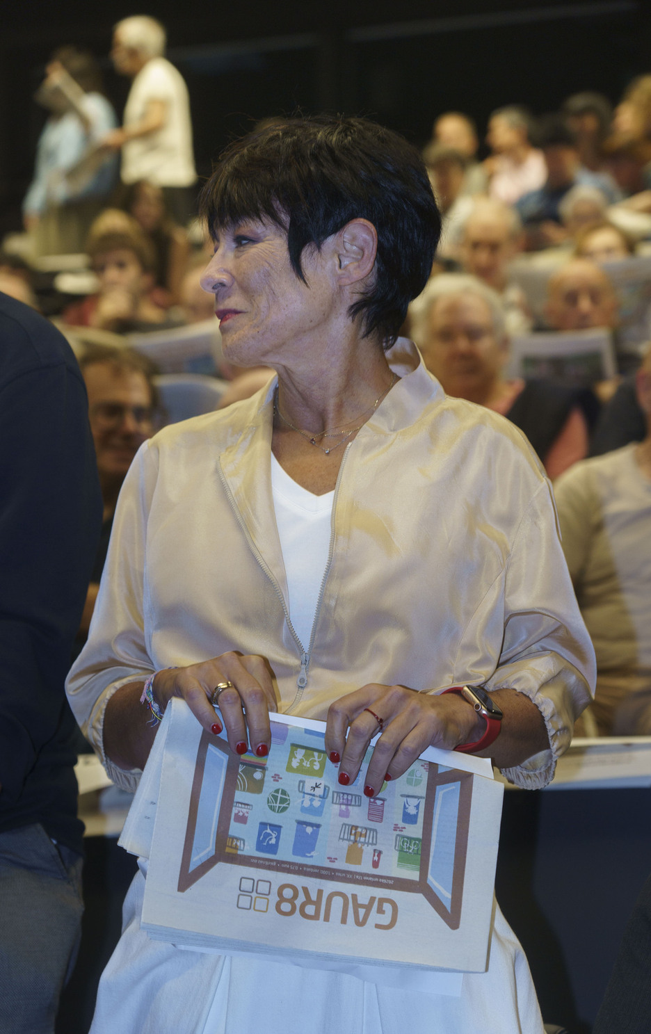 Maddalen Iriarte, kazetari bat GAUR8rekin gustora.
