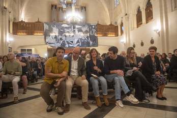 Azpeitiko Mendietxe Museoaren bigarren fasea aurkeztu diote herritarrei. Lehen lerroan, Alex Txikon alpinista eta Nagore Alkorta alkatea, besteak beste.