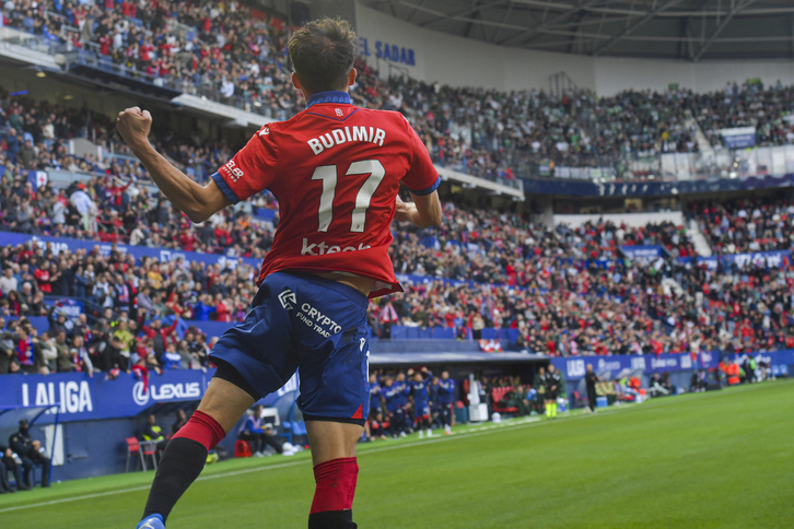 Budimir celebra el 1-0 frente al Racing. 