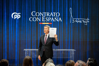 Feijóo, con su ‘contrato’.