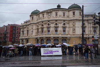 Concentración de protesta que ha tenido lugar en Bilbo.