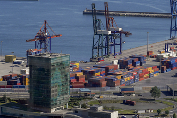 Bilboko Portuaren Santurtziko instalazioetan izan da langile baten heriotza eragin duen lan istripua.