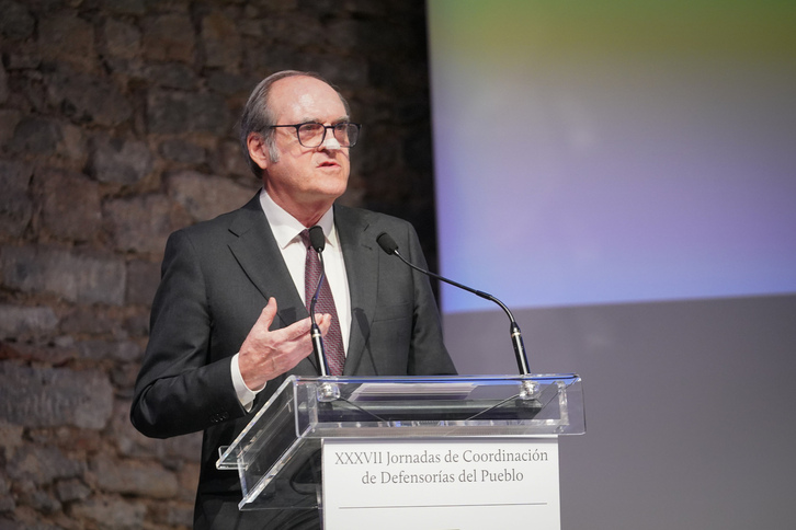 El Defensor del Pueblo, Angel Gabilondo, firmaba el recurso que ha sido desatendido.