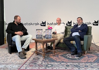Presentación del libro dedicado a los tropezones que recuerdan la represión franquista en Nafarroa.