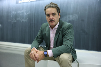El investigador matemático Luca Fanelli, en entrevista con NAIZ, en Bilbo.