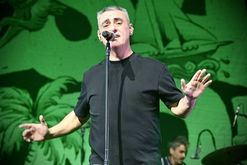 Alex Surdui, 2025ean, Gatibuko kontzertu baten.