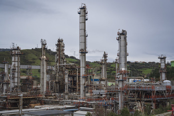 Refinería de Petronor, una de las infraestructuras energéticas que existen en Meatzaldea.