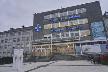 El motorista accidentado ha terminado falleciendo en el Hospital Donostia.