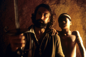 De Niro, en una secuencia de ‘La misión’.
