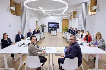 Las delegaciones del Gobierno español y Nafarroa han sellado en Iruñea el traspaso de las competencias de I+D+i.
