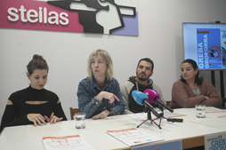 Steilaseko eta Etxebizitza Sindikatuen Sareko ordezkariek aurkeztu dute programazioa, Iruñean.