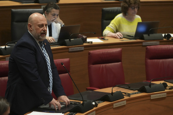 José Luis Arasti, Ekonomia eta Ogasun sailburua, nafar Parlamentuan.